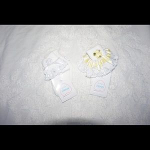 Kinder socks NWT (free w/ purchase of clothes)